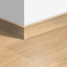 МДФ плинтус Quick-Step Parquet Доска белого дуба лакированная (White varnished oak) QSPSKR01283 в цвет декора ламината LPU1283 / MAP1283 / UF915 / U915 / MAJ915 / PER0915 / IM3105 / IMU3105