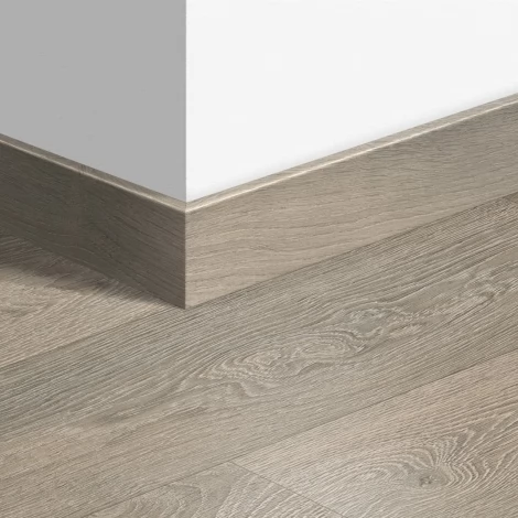 МДФ плинтус Quick-Step Parquet Доска дуба светло-серого старинного (Old oak light grey) QSPSKR01405 в цвет декора ламината CLM1405 / CLH1405 / PER1406 / UF1406 / UE1406