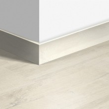 МДФ плинтус Quick-Step Parquet Дуб белый Charlotte (Charlotte oak white) QSPSKR03178 в цвет декора ламината CR3178 / CRP3178 / CLM3178
