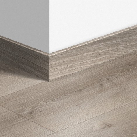 МДФ плинтус Quick-Step Parquet Дуб пустынный шлифованный серый (Desert Oak Brushed Grey) QSPSKR03552 в цвет декора ламината MJ3552