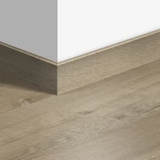 МДФ плинтус Quick-Step Parquet Дуб этнический коричневый (Soft oak light brown) QSPSKR03557 в цвет декора ламината IM3557 / IMU3557