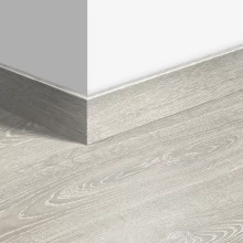 МДФ плинтус Quick-Step Parquet Дуб фантазийный светло-серый (Patina Classic oak grey) QSPSKR03560 в цвет декора ламината IM3560 / IMU3560