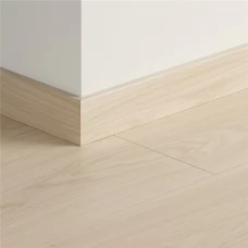 МДФ плинтус Quick-Step Parquet Дуб бежевый премиум (Kibo oak ash) QSPSKR04093 в цвет декора ламината CLV4093 / CLH4093