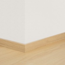 МДФ плинтус Quick-Step Parquet Дуб природный бежевый брашированный (Natural beige brushed oak) QSPSKR04143 в цвет декора ламината IPA4143