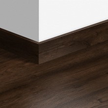 МДФ плинтус Quick-Step Parquet Дуб коричневый вощеный (Waxed oak brown) QSPSKR04756 в цвет декора ламината SIG4756 МДФ плинтус Quick-Step Parquet Дуб коричневый вощеный (Waxed oak brown) QSPSKR04756 в цвет декора ламината SIG4756