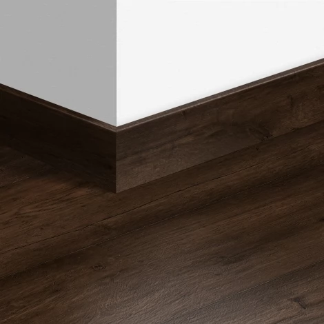 МДФ плинтус Quick-Step Parquet Дуб коричневый вощеный (Waxed oak brown) QSPSKR04756 в цвет декора ламината SIG4756