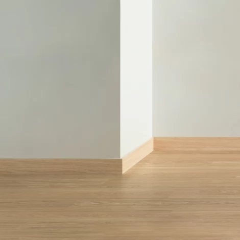 МДФ плинтус Quick-Step Parquet QSPSKR05487 в цвет декора ламината Известняк (Chalk) MUU5487