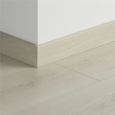 МДФ плинтус Quick-Step Parquet Дуб пепельный серый QSPSKR05786 в цвет декора ламината CLH5786 МДФ плинтус Quick-Step Parquet Дуб пепельный серый QSPSKR05786 в цвет декора ламината CLH5786