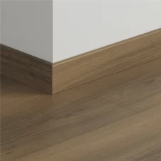 МДФ плинтус Quick-Step Parquet Дуб теплый коричневый QSPSKR05789 в цвет декора ламината CLH5789