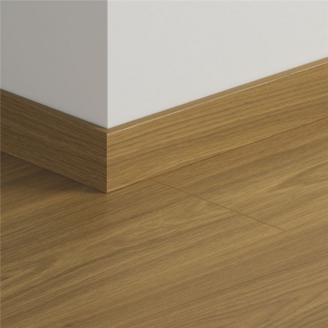 МДФ плинтус Quick-Step Parquet Дуб термо натуральный QSPSKR05796 в цвет декора ламината CLH5796