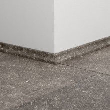 МДФ плинтус скоция Quick-Step Scotia QSSCOT05484 в цвет декора ламината Дымчатый голубой камень (Fumed bluestone) MUU5484
