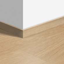 Виниловый плинтус Quick-Step Дуб светлый отборный (Select oak light) QSVSKRA40032 (BACL40032 / BAGP40032)