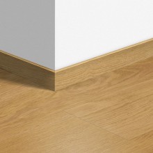 Виниловый плинтус Quick-Step Дуб натуральный отборный (Select oak natural) QSVSKRA40033 (BAGP40033 / BACL40033 / RBACL40033)