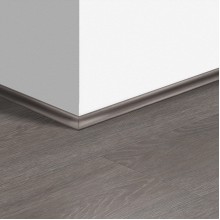 Виниловый плинтус Quick-Step скоция Шелковый темно-серый дуб (Silk Oak dark grey) QSVSCOT40060 (BAGP40060 BACL40060 RBACL40060 AVSP40060) 17 x 17 мм Виниловый плинтус Quick-Step скоция Шелковый темно-серый дуб (Silk Oak dark grey) QSVSCOT40060 (BAGP40060 BACL40060 RBACL40060 AVSP40060) 17 x 17 мм
