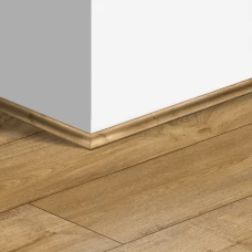 Виниловый плинтус Quick-Step скоция Дуб теплый натуральный (Warm oak natural) QSVSCOT40094 (PUGP40094 PUCL40094) 17 x 17 мм Виниловый плинтус Quick-Step скоция Дуб теплый натуральный (Warm oak natural) QSVSCOT40094 (PUGP40094 PUCL40094) 17 x 17 мм