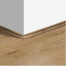 Виниловый плинтус Quick-Step скоция Дуб хлопковый натуральный (Cotton oak natural) QSVSCOT40104 (PUCL40104) 17 x 17 мм Виниловый плинтус Quick-Step скоция Дуб хлопковый натуральный (Cotton oak natural) QSVSCOT40104 (PUCL40104) 17 x 17 мм