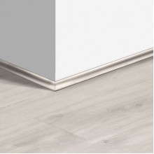 Виниловый плинтус Quick-Step скоция Дуб каньон светлый пилёный (Canyon oak light sawn) QSVSCOT40128 (BAGP40128 BACL40128 BACP40128) 17 x 17 мм