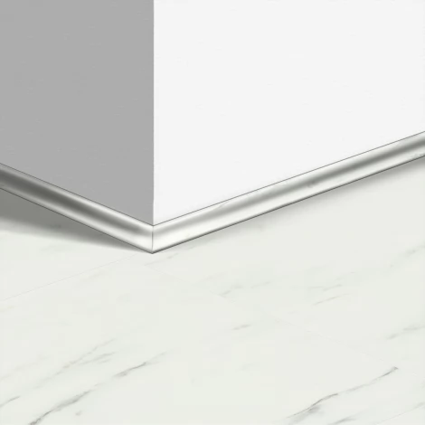 Виниловый плинтус Quick-Step скоция Мрамор каррарский белый (Marble Carrara White) QSVSCOT40136 (AMCL40136 AMGP40136 AVST40136 RAMCL40136) 17 x 17 мм