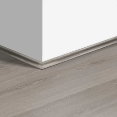 Виниловый плинтус Quick-Step скоция Эко серый (Eco gray) QSVSCOT40237 (AVMP40237) 17 x 17 мм Виниловый плинтус Quick-Step скоция Эко серый (Eco gray) QSVSCOT40237 (AVMP40237) 17 x 17 мм