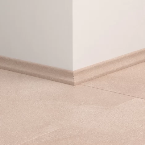 ПВХ плинтус скоция Quick-Step Scotia QSVSCOT40333 в цвет декора пола Мягкий румянец (Soft blush) AVMTU40333