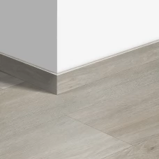 Виниловый плинтус Quick-Step стандартный Шёлковый дуб светлый (Silk oak light) QSVSK40052 (BAGP40052 BACL40052 RBACL40052) 58 x 12 мм