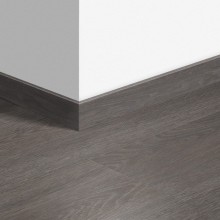 Виниловый плинтус Quick-Step стандартный Шелковый темно-серый дуб (Silk Oak dark grey) QSVSK40060 (BAGP40060 BACL40060 RBACL40060 AVSP40060) 58 x 12 мм