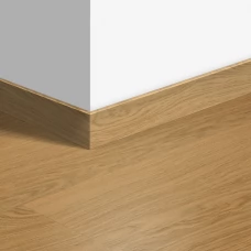 Виниловый плинтус Quick-Step стандартный Дуб чистый медовый (Pure oak honey) QSVSK40098 (PUGP40098 PUCL40098) 58 x 12 мм