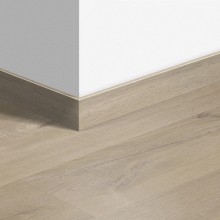Виниловый плинтус Quick-Step стандартный Дуб хлопковый бежевый (Cotton oak beige) QSVSK40103 (PUGP40103 PUCL40103 AVMP40103) 58 x 12 мм