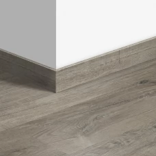Виниловый плинтус Quick-Step стандартный Дуб хлопковый темно-серый (Cotton oak grey with saw cuts) QSVSK40106 (PUCL40106) 58 x 12 мм