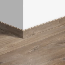 Виниловый плинтус Quick-Step стандартный Дуб каньон коричневый (Canyon oak brown) QSVSK40127 (BAGP40127 BACL40127 RBACL40127) 58 x 12 мм