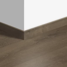 Виниловый плинтус Quick-Step стандартный Дуб бархатный коричневый (Velvet oak brown) QSVSK40160 (BAGP40160 BACL40160) 58 x 12 мм