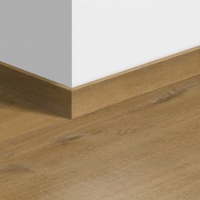 Виниловый плинтус Quick-Step стандартный Дуб хлопковый бежевый (Cotton Oak Deep Natural) QSVSK40203 (PUGP40203 PUCL40203 AVMP40203 RPUCL40203) 58 x 12 мм Виниловый плинтус Quick-Step стандартный Дуб хлопковый бежевый (Cotton Oak Deep Natural) QSVSK40203 (PUGP40203 PUCL40203 AVMP40203 RPUCL40203) 58 x 12 мм