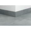 ПВХ плинтус стандартный Quick-Step Standard skirting QSVSK40325 в цвет декора пола Мягкий небесный (Soft sky) AVMTU40325