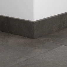 ПВХ плинтус стандартный Quick-Step Standard skirting QSVSK40326 в цвет декора пола Мягкий графит (Soft graphite) AVMTU40326 ПВХ плинтус стандартный Quick-Step Standard skirting QSVSK40326 в цвет декора пола Мягкий графит (Soft graphite) AVMTU40326