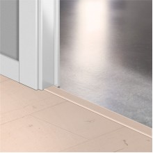 HDF профиль-порог для пола и лестниц Quick-Step Incizo 5 in 1 QSINCP04754 в цвет декора ламината Дуб розовый крашеный (Painted oak rose) SIG4754