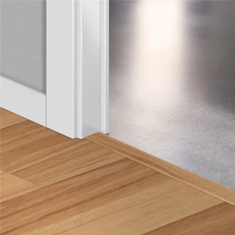 HDF профиль-порог для пола и лестниц Quick-Step Incizo 5 in 1 QSINCP11000 в цвет декора ламината Эвкалипт (Black Butt) LPE11000