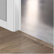 ПВХ профиль-порог для пола и лестниц Quick-Step Incizo 5 in 1 в цвет винилового покрытия Дуб каньон темно-коричневый (Canyon oak dark brown) QSVINCP40059 (BACL40059-BAGP40059)