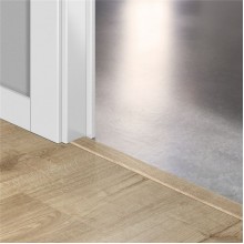 ПВХ профиль-порог для пола и лестниц Quick-Step Incizo 5 in 1 в цвет винилового покрытия Дуб осенний светлый натуральный (Autumn oak light natural) QSVINCP40087 (PUCL40087-PUGP40087) ПВХ профиль-порог для пола и лестниц Quick-Step Incizo 5 in 1 в цвет винилового покрытия Дуб осенний светлый натуральный (Autumn oak light natural) QSVINCP40087 (PUCL40087-PUGP40087)