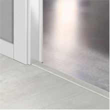 ПВХ профиль-порог для пола и лестниц Quick-Step Incizo 5 in 1 в цвет винилового покрытия Сосна снежная (Snow Pine) QSVINCP40204 (AVMP40204-PUCL40204-PUGP40204)