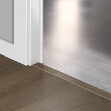 Профиль виниловый Quick-Step Incizo Дуб бархатный коричневый (Velvet Oak Brown) QSVINCP40160 (BACL40160 / BAGP40160) Профиль виниловый Quick-Step Incizo Дуб бархатный коричневый (Velvet Oak Brown) QSVINCP40160 (BACL40160 / BAGP40160)